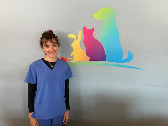 Julia-Blumhagen-kennel-assistant-urban-veterinary-associates